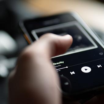 streaming music on phone